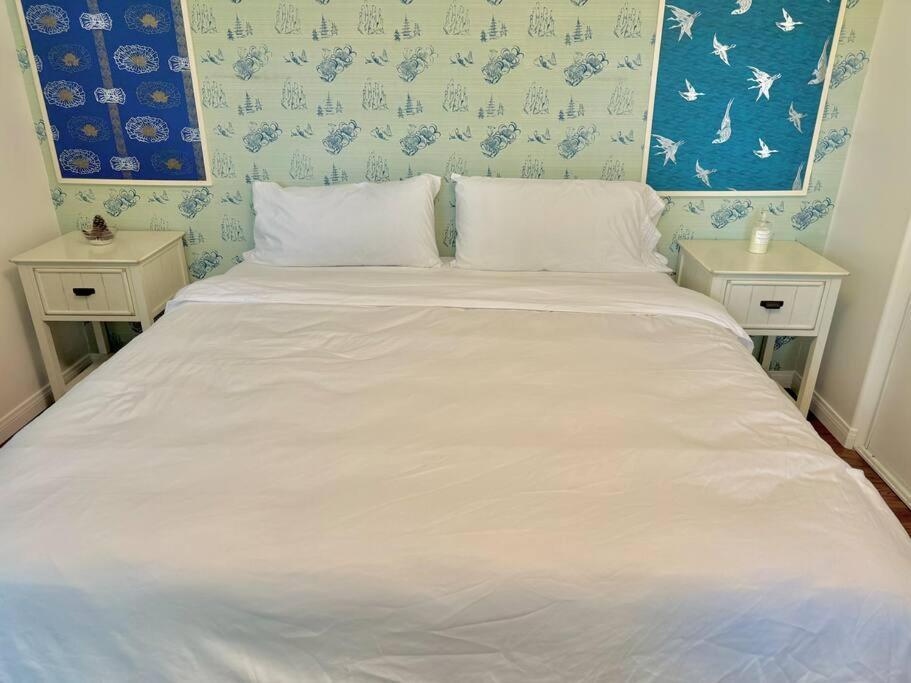 Prime West Angeles 4 Bedroom 2 Bathroom House *