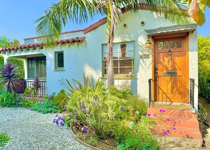 Prime West Los Angeles 4 Bedroom 2 Bathroom House