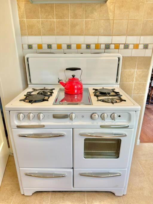 Holiday home Prime West Angeles 4 Bedroom 2 Bathroom House
