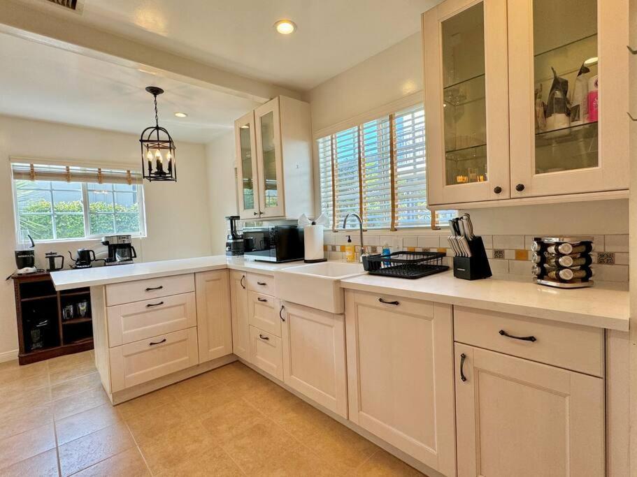 Prime West Angeles 4 Bedroom 2 Bathroom House * Los Angeles