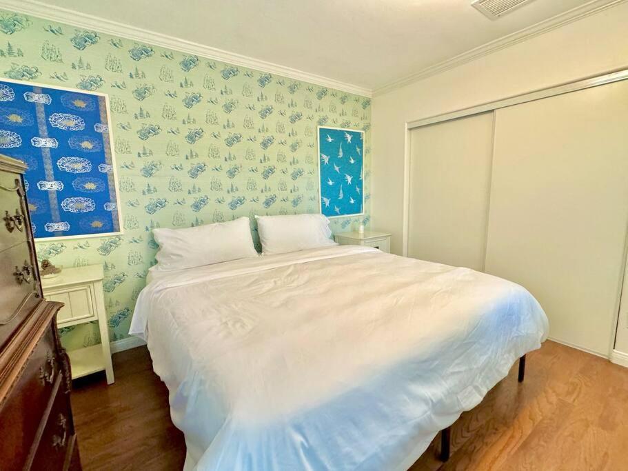 Prime West Angeles 4 Bedroom 2 Bathroom House Los Angeles