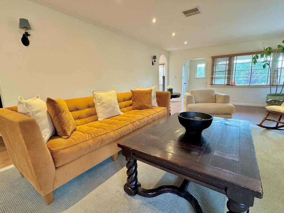 Prime West Angeles 4 Bedroom 2 Bathroom House Holiday home *